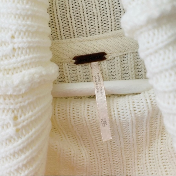 Free people Layer Cake Turtleneck Peplum Sweater White Sz XS - Picture 4 of 8